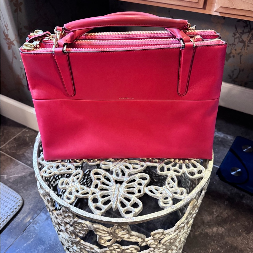 Elegant Pink Women's Handbag